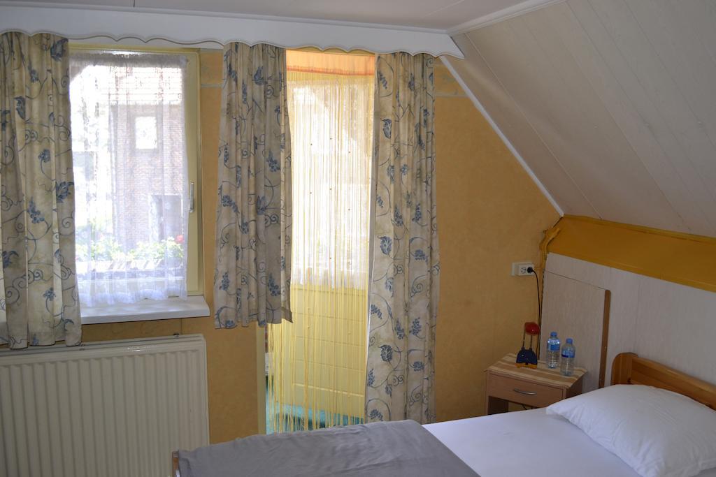 Pension Neske Reuver Zimmer foto