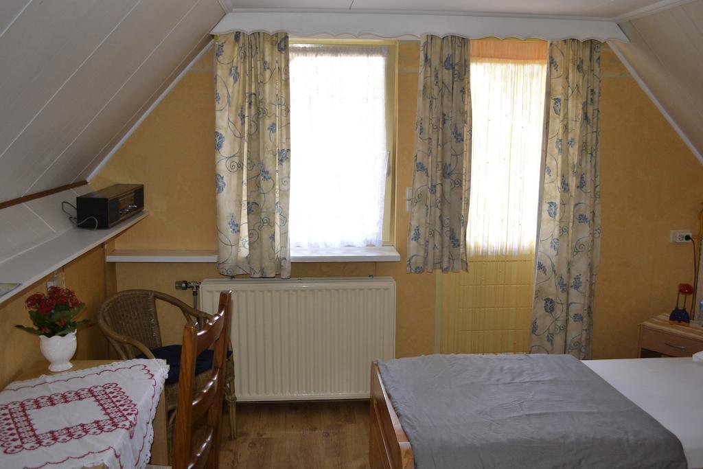 Pension Neske Reuver Zimmer foto