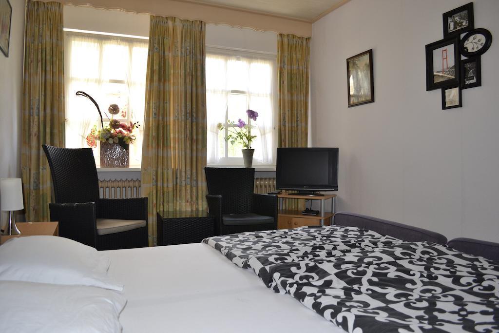 Pension Neske Reuver Zimmer foto