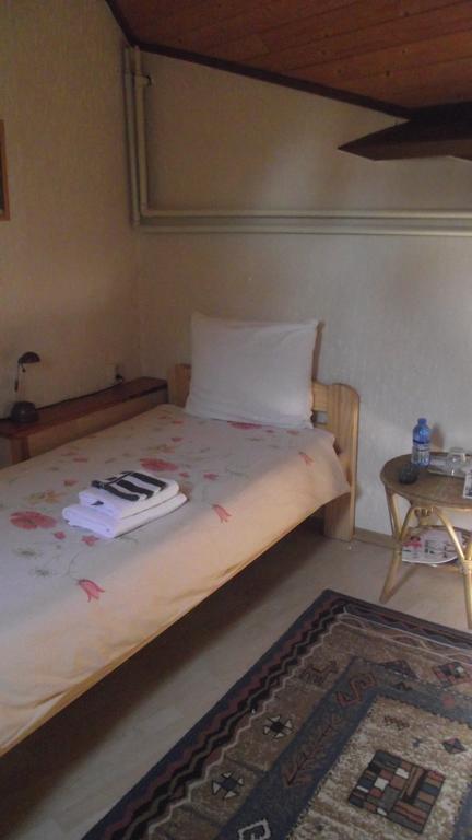 Pension Neske Reuver Zimmer foto