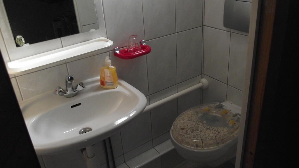Pension Neske Reuver Zimmer foto